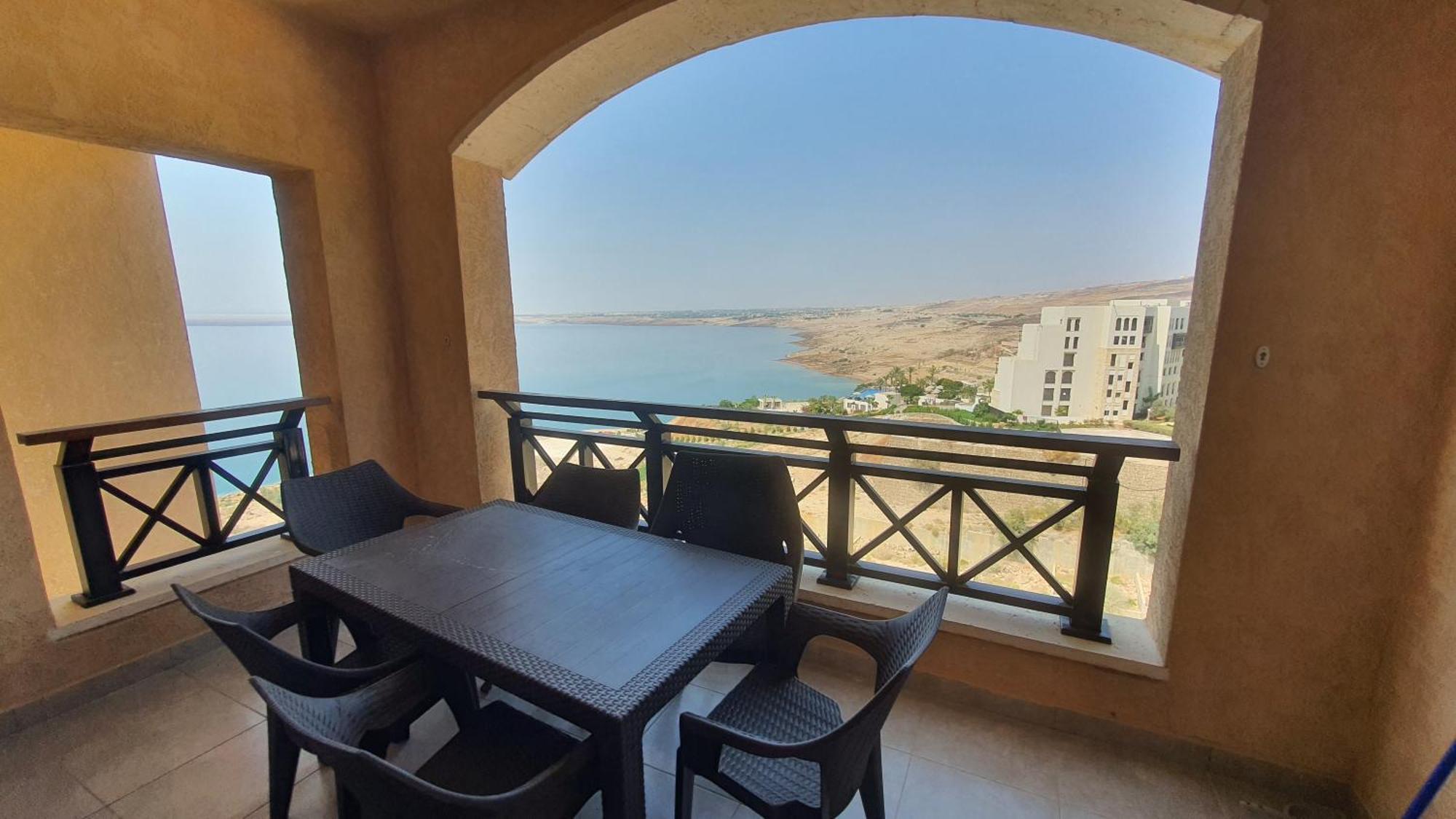 Comfy Stays Sea View Apartments At Deadsea Samarah Resort Sweimeh Oda fotoğraf